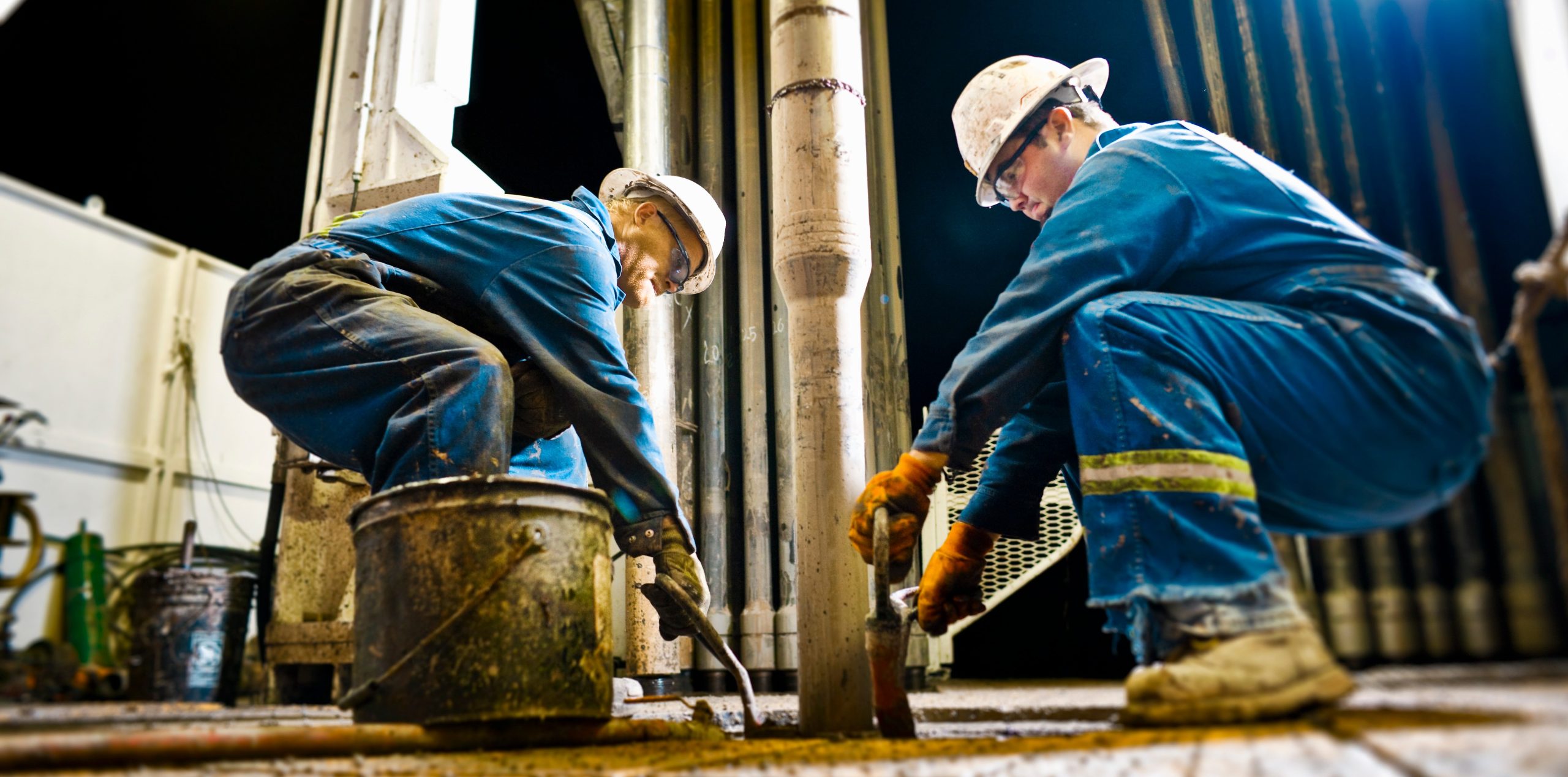 Thousands of jobs in the North Sea oil and gas industry are said to be at risk